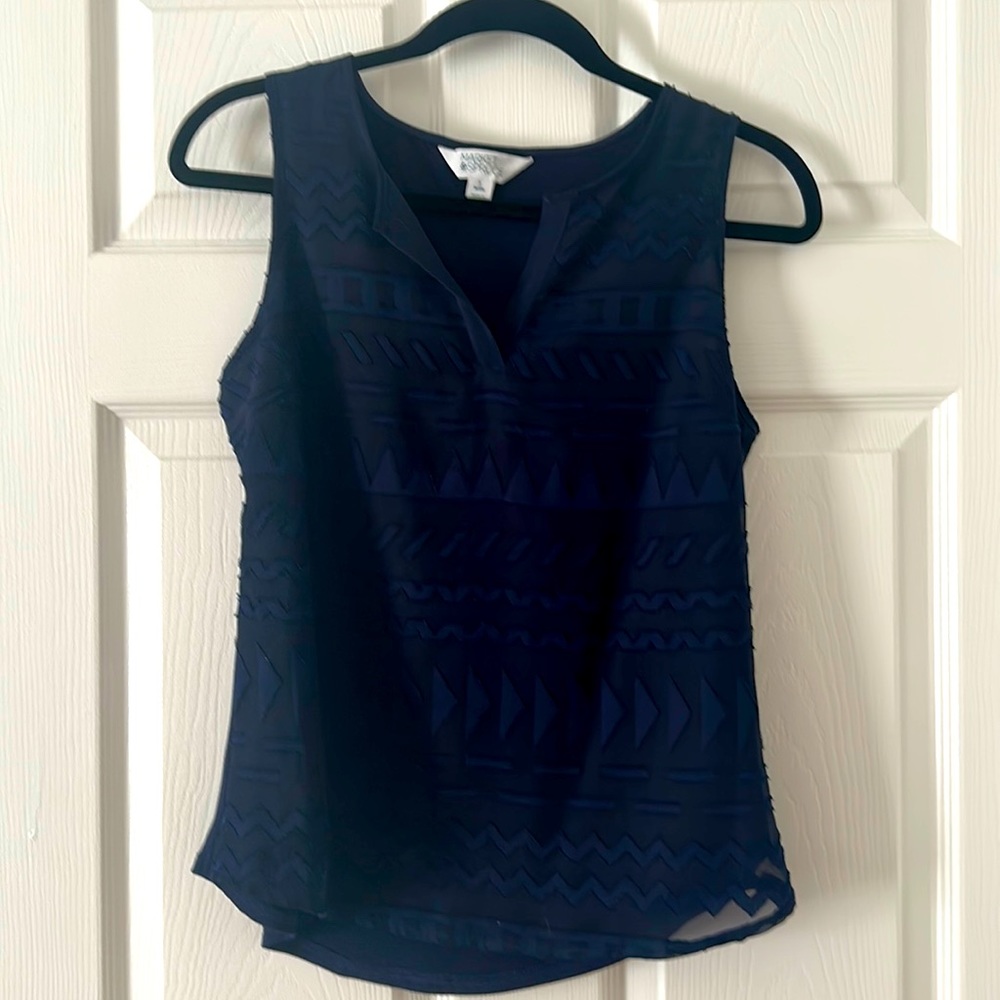 Market & Spruce Navy Sleeveless Blouse